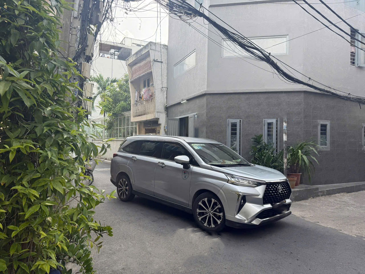Nhà phố 3 lầu, góc 2 mặt tiền hêm 6m khu cao cấp Hồ Biểu Chánh, hẻm thông ra HVBánh, LVSỹ, Q.PNhuận